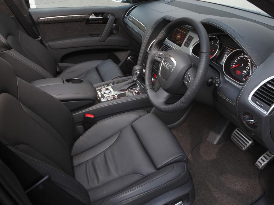 Интерьер Audi Q7 V12 TDI Quattro (4L) 2008 года  (AU) (фото 4 из 16)